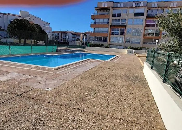 Διαμέρισμα Nauticap, Joli T2 Renove, Piscine, Parking, 200m *